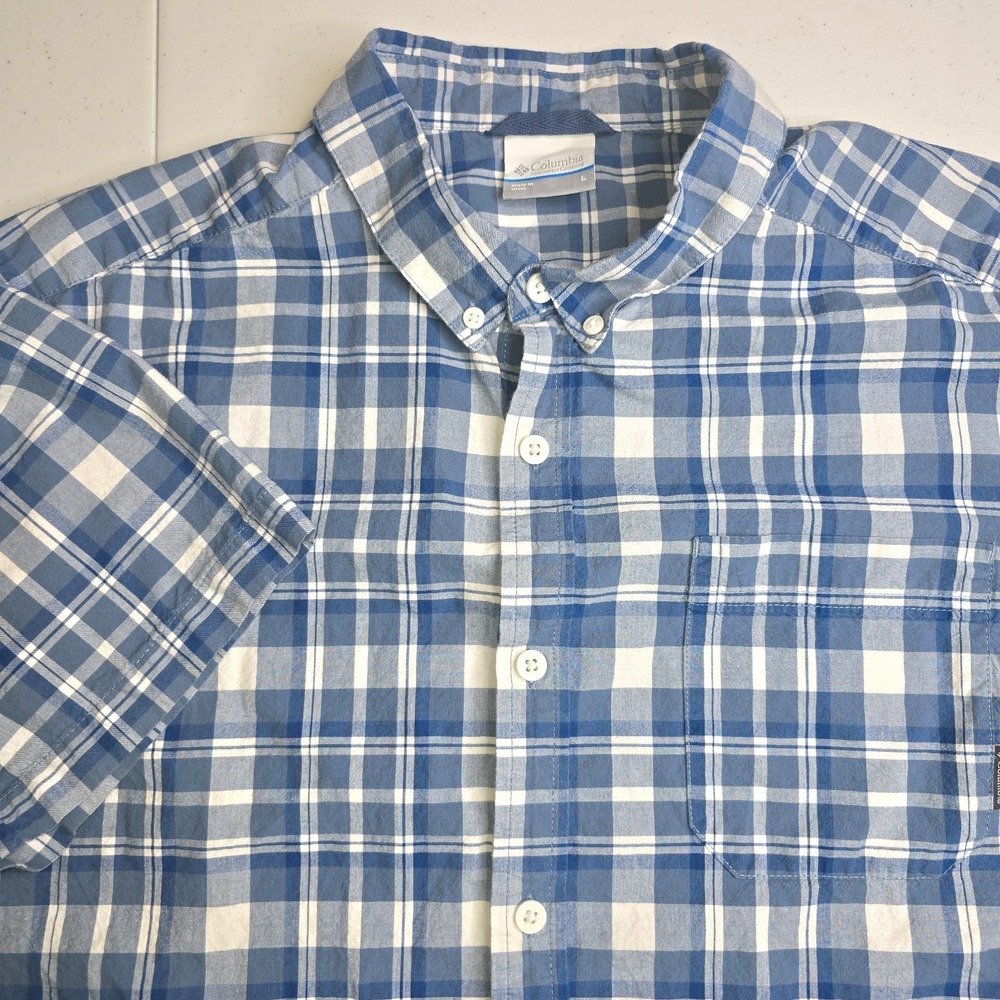 COLUMBIA Men's Large Blue White Plaid Short‎ Sleeve Shirt -1329